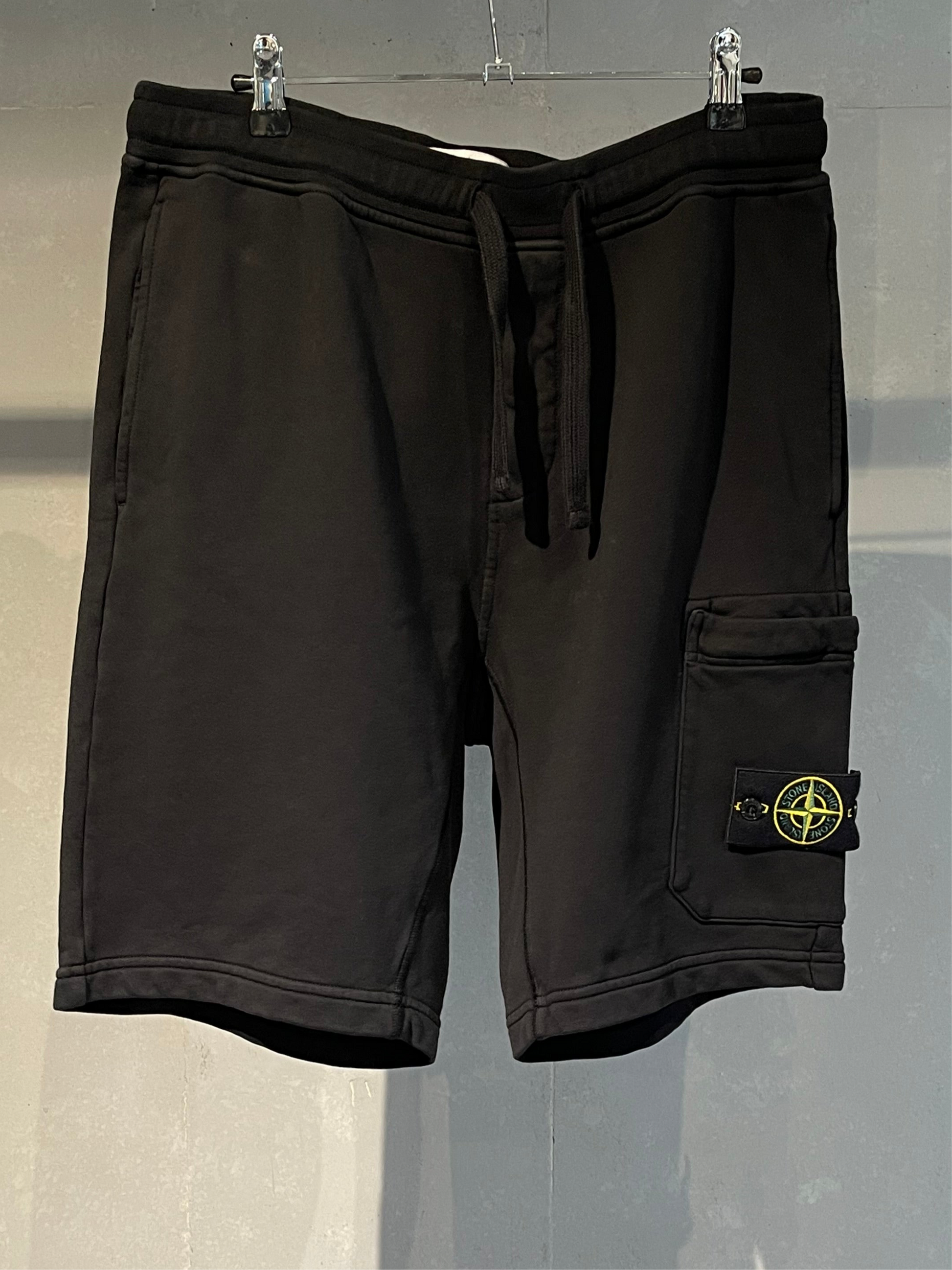 STONE ISLAND ショートパンツ ブラック