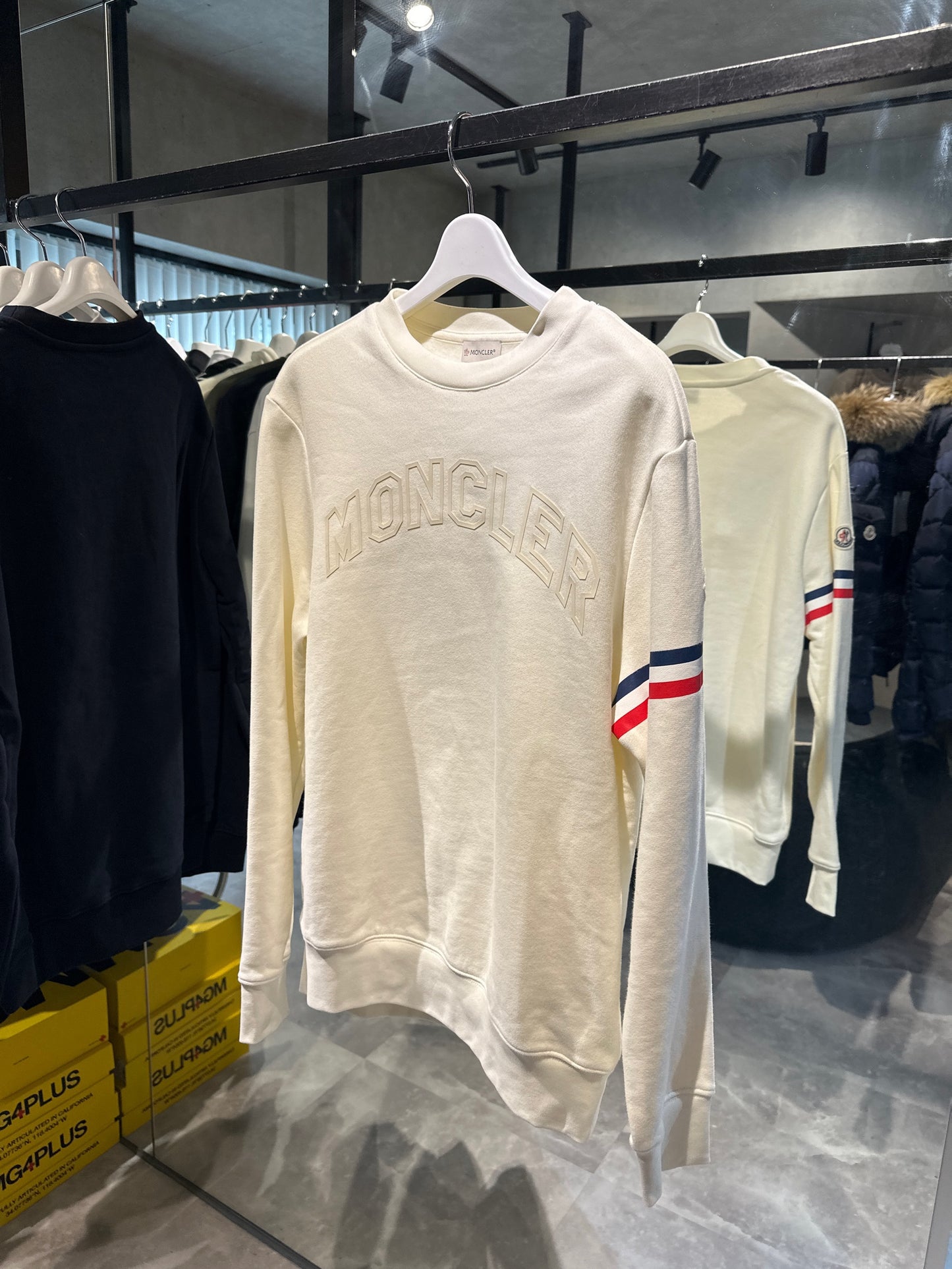 MONCLER トレーナー MC8G00005899WC ホワイト