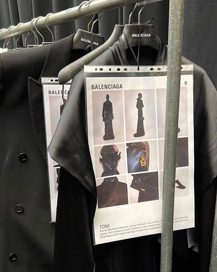 BALENCIAGA
