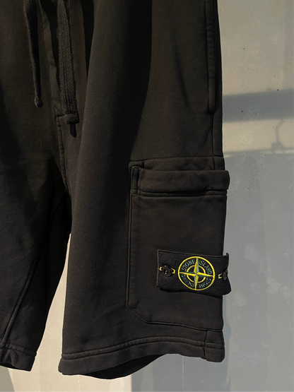 STONE ISLAND ショートパンツ   ブラック