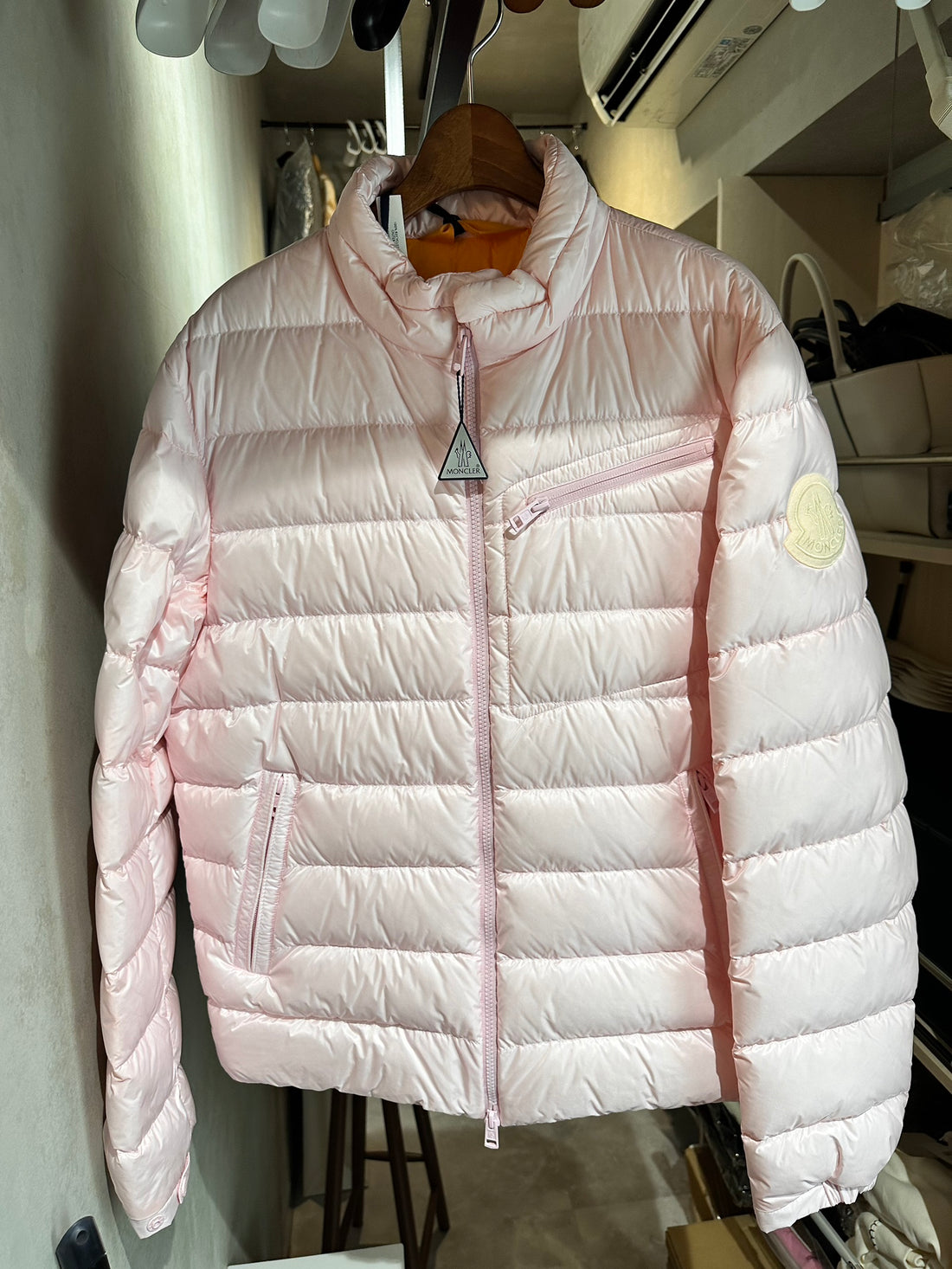 MONCLER ダウンジャケット  1A00080 595ZZ 501 ピンク
